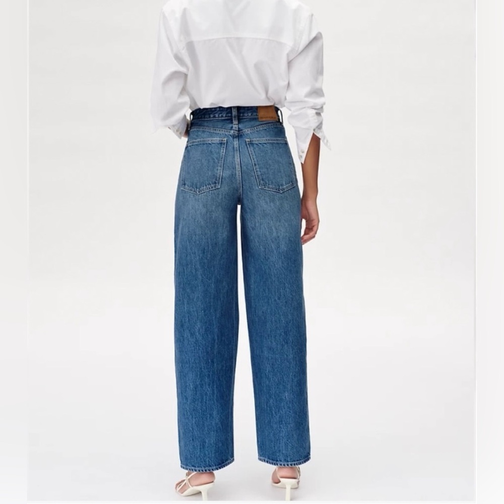 Aritzia Denim Forum ~ Mia High Rise
Curve 31L ~ Women’s 26 - Picture 15 of 17